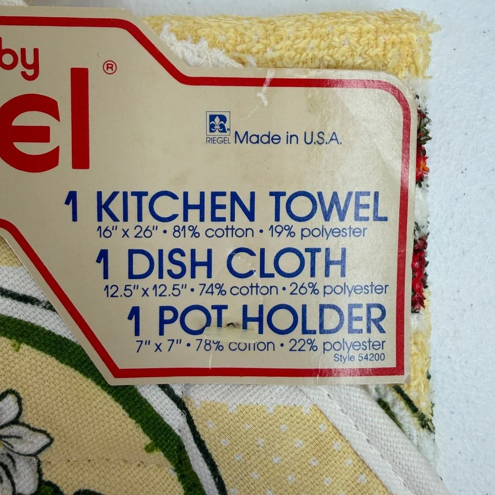 VTG Riegel 3pc Kitchen Ensemble Strawberry Daisy Floral Made USA Lot‎ of 2 NEW